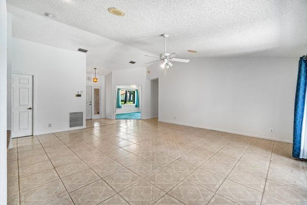 Empty room, Interior, Pendant Lights