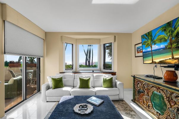 Interior, Living room, Water