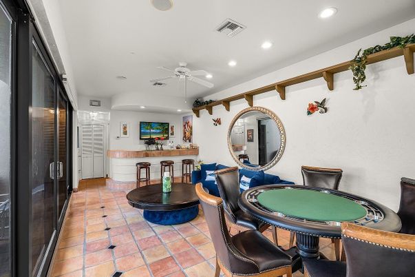 Game Room, Interior, Recessed Lighting