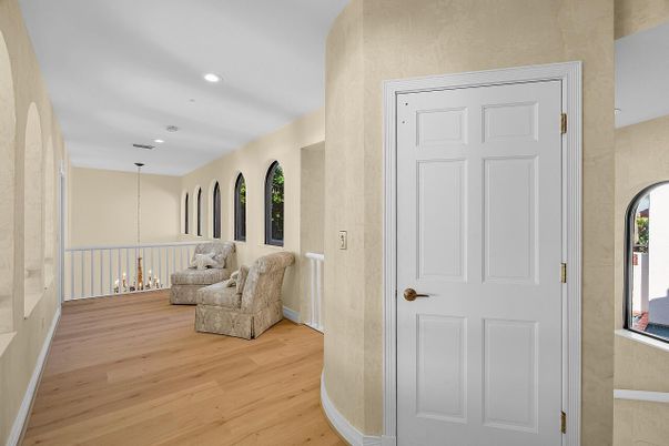Interior, Pendant Lights, Recessed Lighting, Wood Texture Flooring