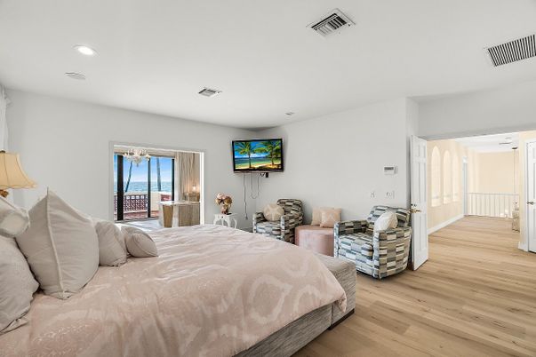 Bedroom, Interior, Recessed Lighting, Water, Wood Texture Flooring