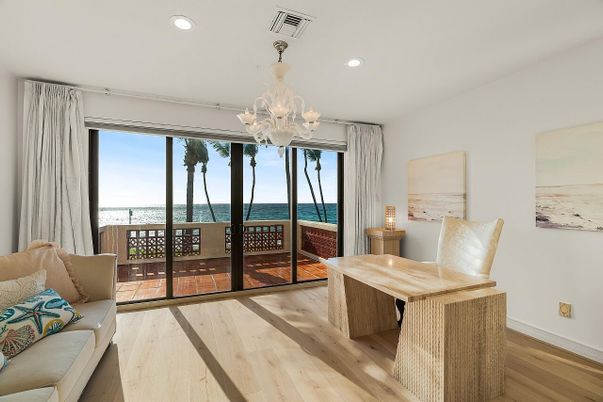 Chandelier, Interior, Recessed Lighting, Water, Wood Texture Flooring