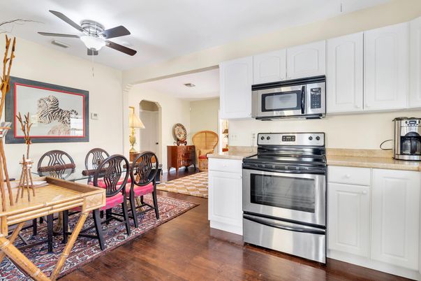 Dining room, Interior, Kitchen, Stainless Steel Appliances, Wood Texture Flooring