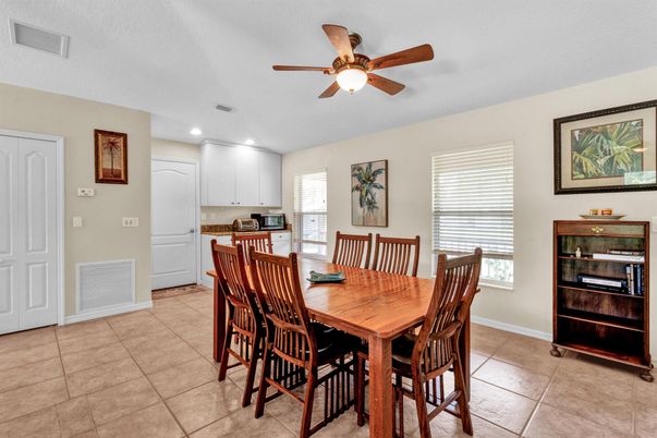Dining room, Interior, Kitchen, Recessed Lighting