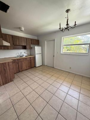 Chandelier, Interior, Kitchen