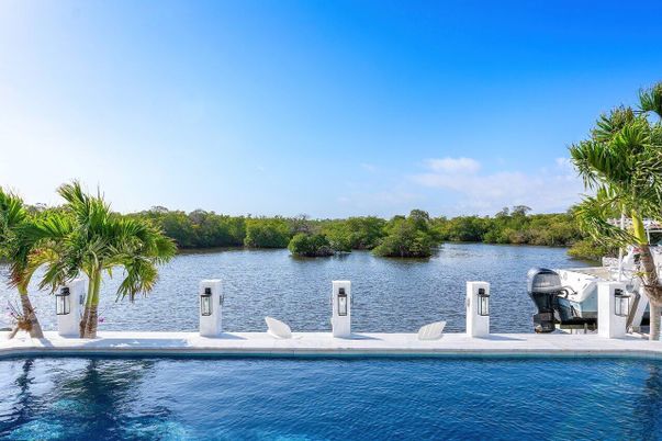 Exterior, Pool, Water