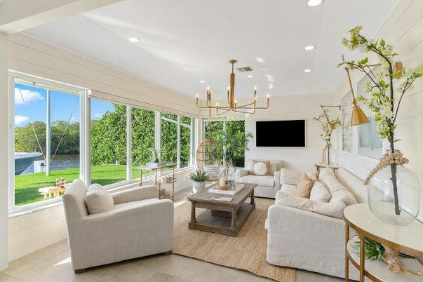 Interior, Living room, Pendant Lights, Recessed Lighting