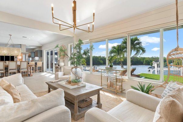 Chandelier, Dining room, Interior, Living room, Recessed Lighting, Water