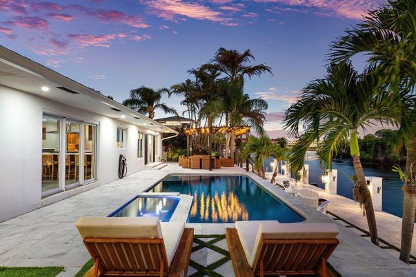 Exterior, Pool, Water