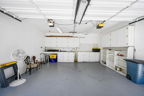 Garage, Interior