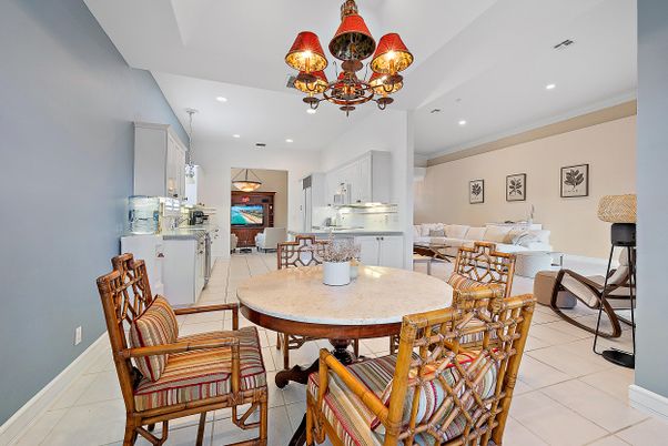 Chandelier, Dining room, Interior, Kitchen, Recessed Lighting