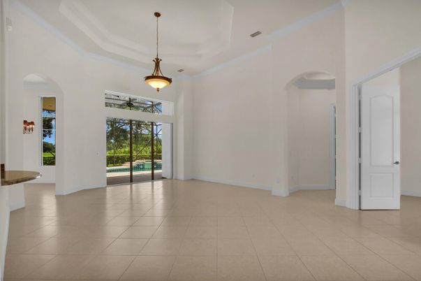Empty room, Interior, Pendant Lights