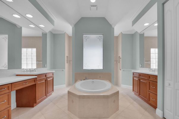 Bathroom, Dual Sink Vanities, Interior, Recessed Lighting