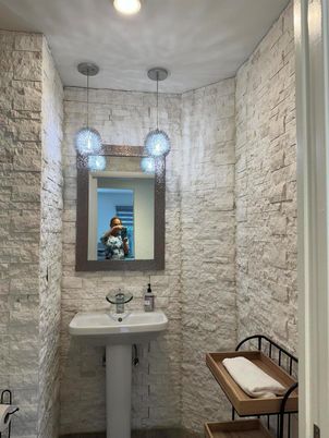 Bathroom, Interior, Pendant Lights, Recessed Lighting, Stone Walls