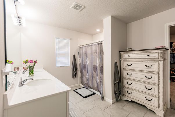 Bathroom, Dual Sink Vanities, Interior, Recessed Lighting