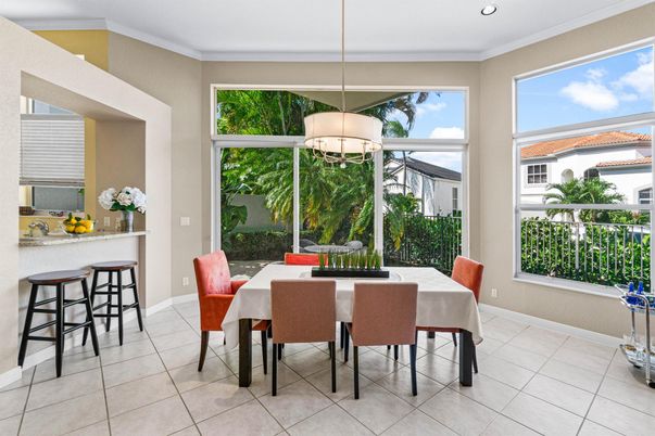 Dining room, Interior, Pendant Lights, Recessed Lighting