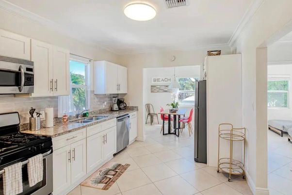 Dining room, Interior, Kitchen, Stainless Steel Appliances
