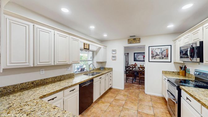 Dining room, Interior, Kitchen, Recessed Lighting