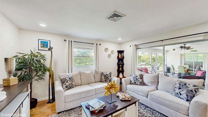 Dining room, Interior, Living room, Recessed Lighting