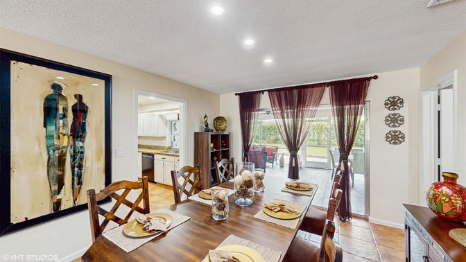 Dining room, Interior, Recessed Lighting