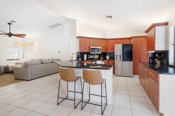 Interior, Kitchen, Living room, Stainless Steel Appliances