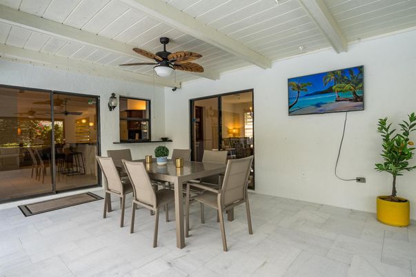 Dining room, Interior