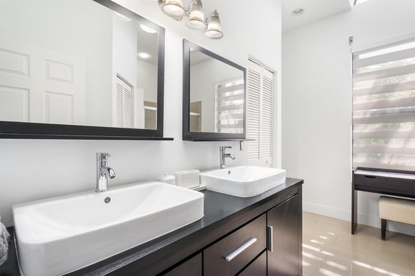 Bathroom, Dual Sink Vanities, Interior