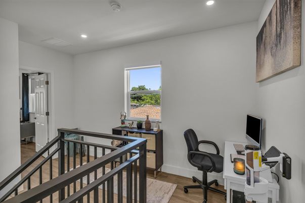 Home Office, Interior, Recessed Lighting, Wood Texture Flooring