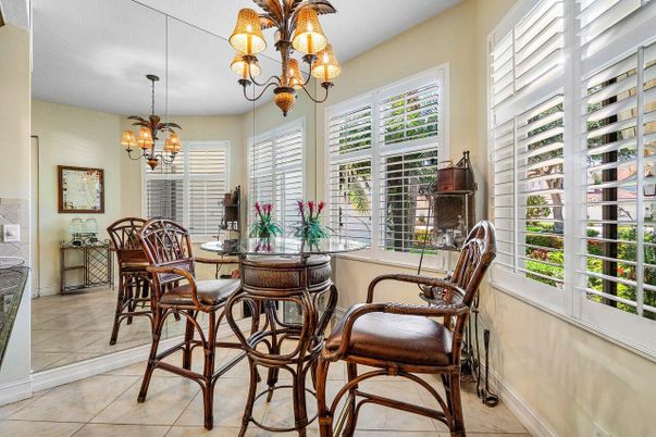 Chandelier, Dining room, Interior