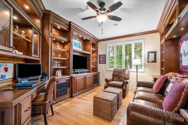 Home Office, Interior, Recessed Lighting, Wood Texture Flooring