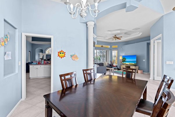Chandelier, Dining room, Interior, Living room