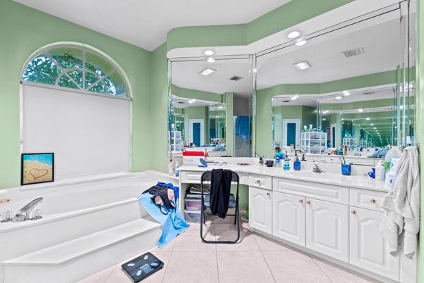Bathroom, Interior, Recessed Lighting