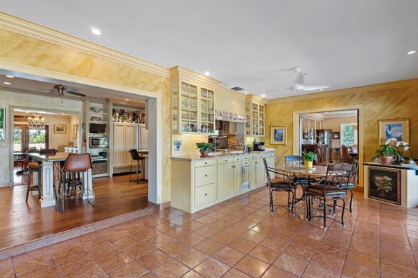 Chandelier, Dining room, Interior, Kitchen, Recessed Lighting, Wood Texture Flooring