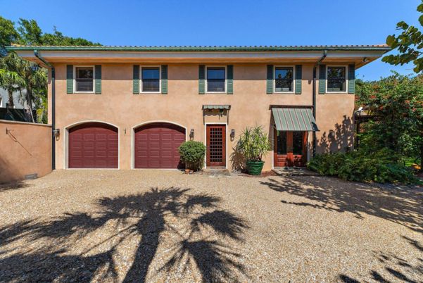 Attached, Exterior, Facade, Mediterranean