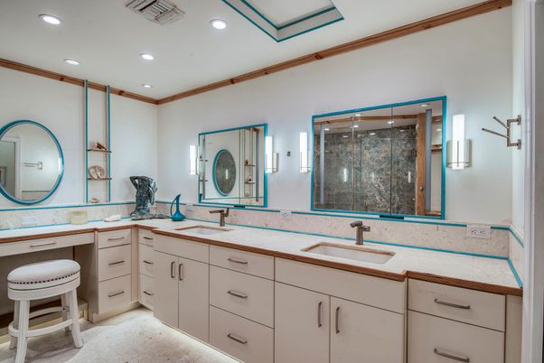 Bathroom, Dual Sink Vanities, Interior, Recessed Lighting