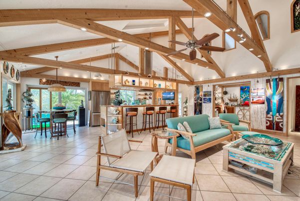 Interior, Living room, Pendant Lights, Recessed Lighting, Wooden Beams