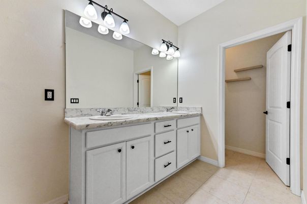 Bathroom, Dual Sink Vanities, Interior