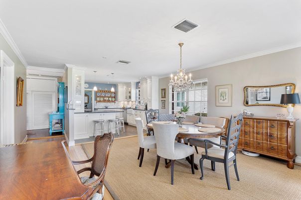 Chandelier, Dining room, Interior, Kitchen, Pendant Lights