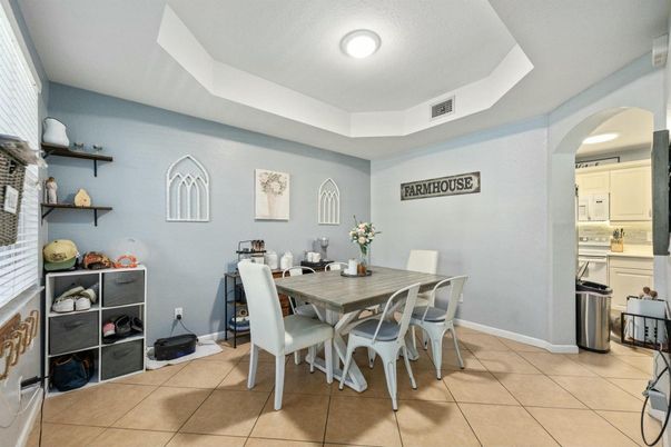 Dining room, Interior, Recessed Lighting