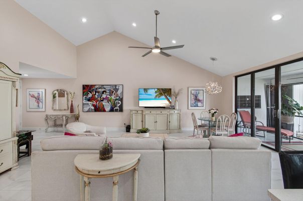 Dining room, Interior, Living room, Recessed Lighting