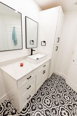 Bathroom, Dual Sink Vanities, Interior