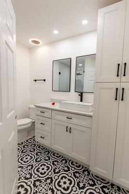 Bathroom, Dual Sink Vanities, Interior, Recessed Lighting