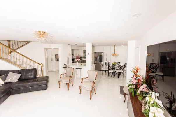 Dining room, Interior, Kitchen, Living room, Pendant Lights, Recessed Lighting, Stainless Steel Appliances