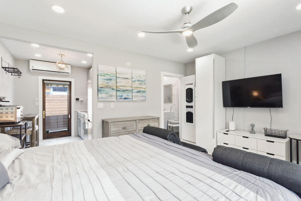 Bedroom, Interior, Pendant Lights, Recessed Lighting