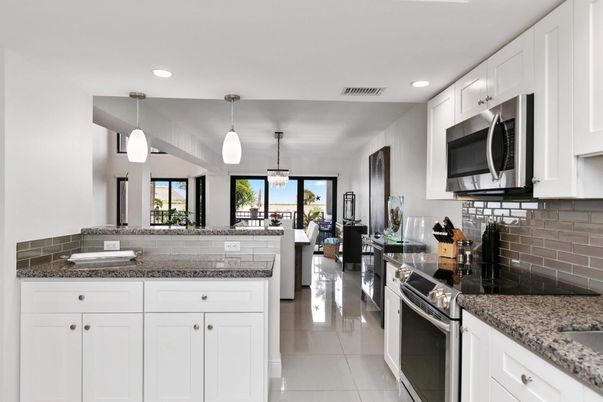 Interior, Kitchen, Pendant Lights, Recessed Lighting, Water