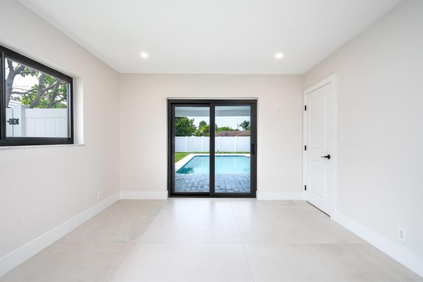 Empty room, Interior, Recessed Lighting