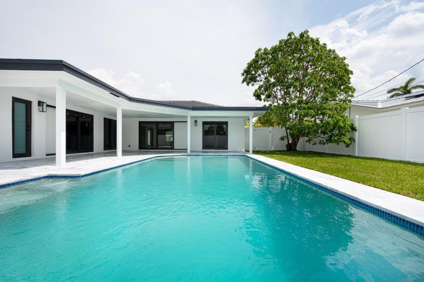 Exterior, Pool