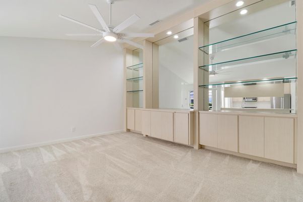 Empty room, Interior, Recessed Lighting
