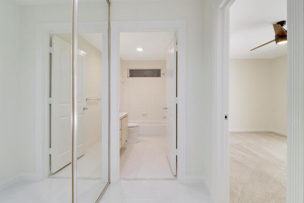 Bathroom, Interior, Recessed Lighting