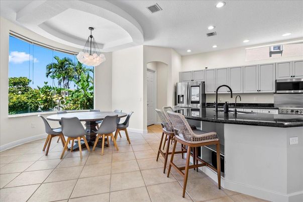 Dining room, Interior, Kitchen, Pendant Lights, Recessed Lighting, Stainless Steel Appliances